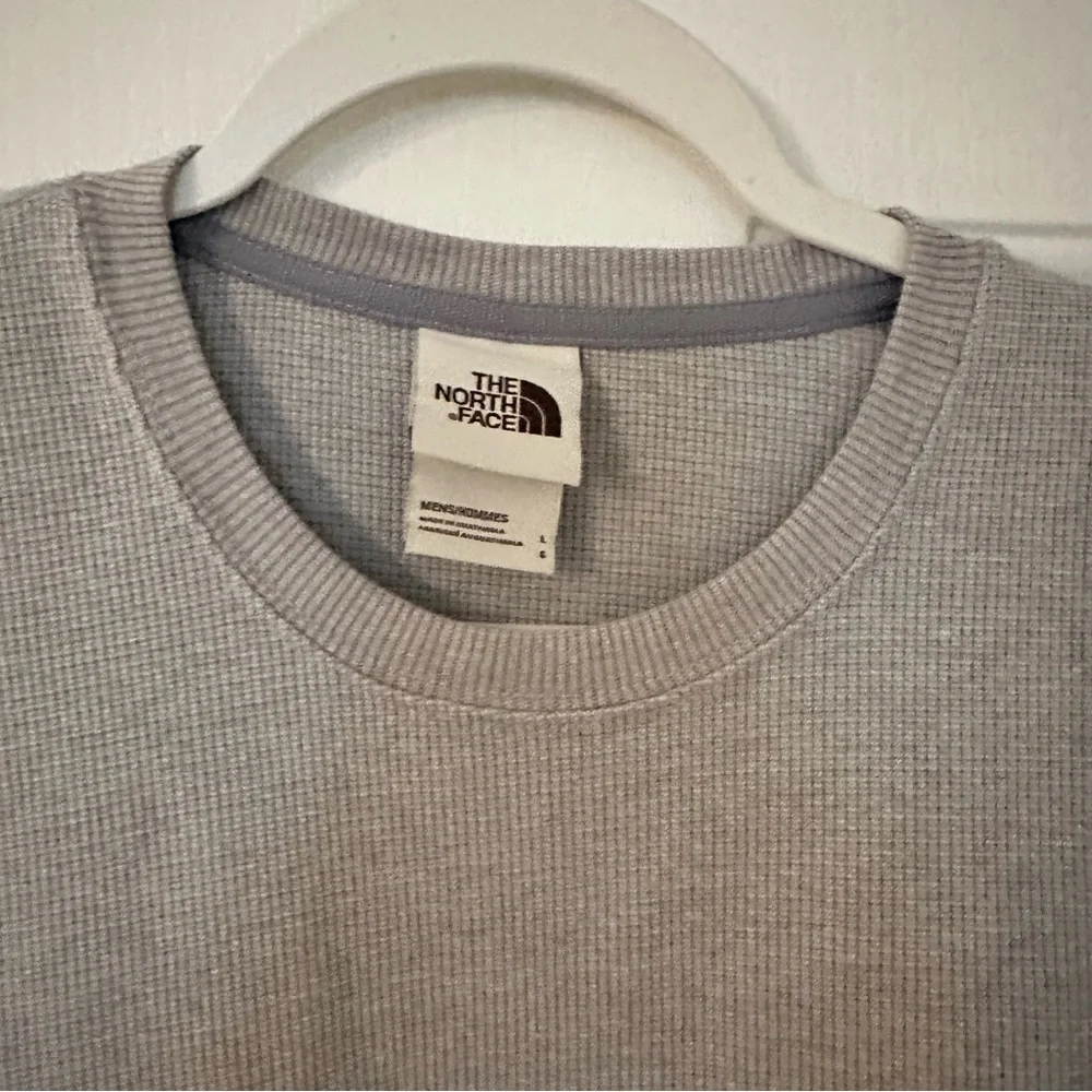 The North Face Mens All Season Waffle Thermal Shirt Gray Large